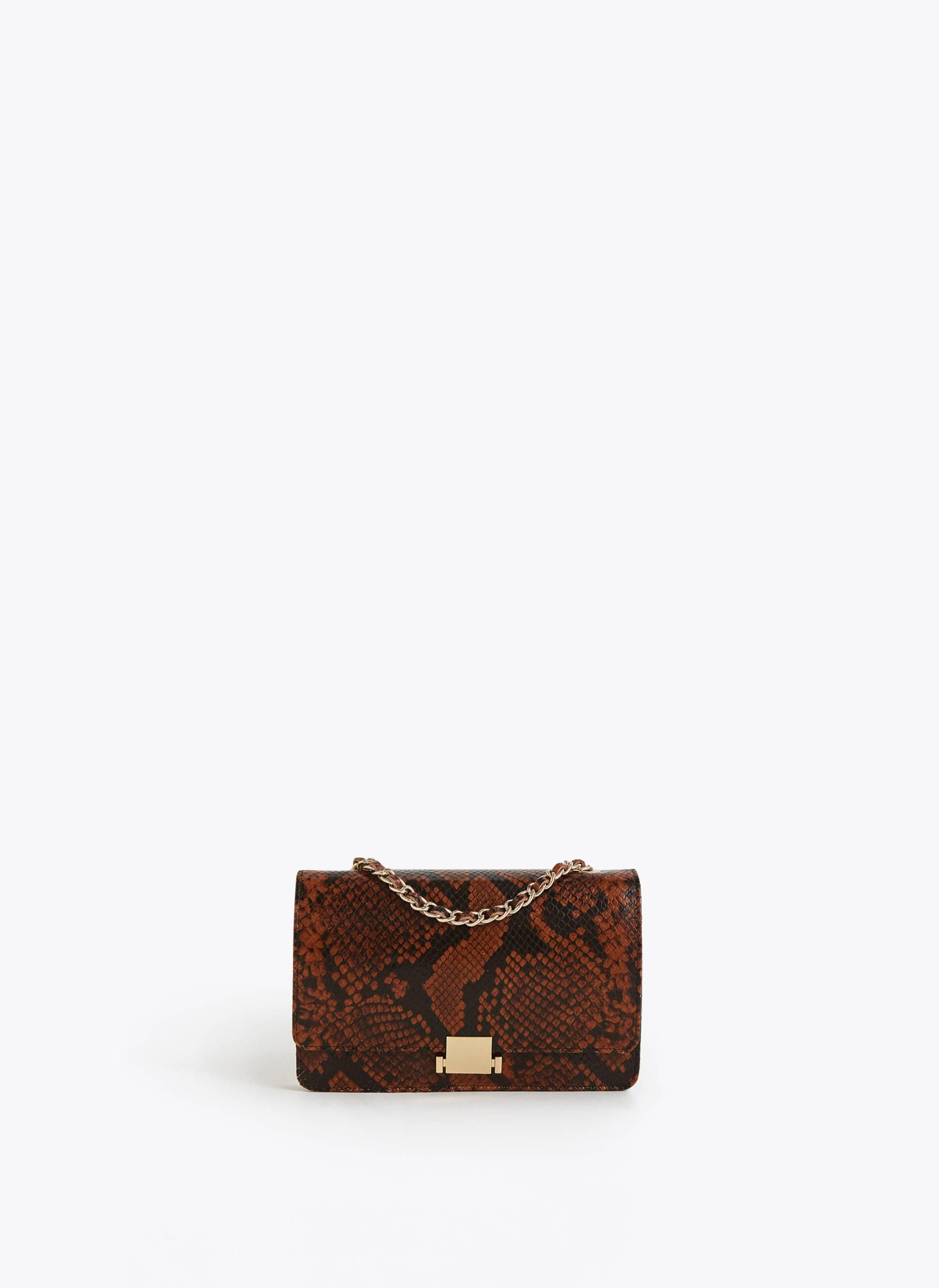 Bolso de piel con grabado efecto serpiente, de Uterqüe