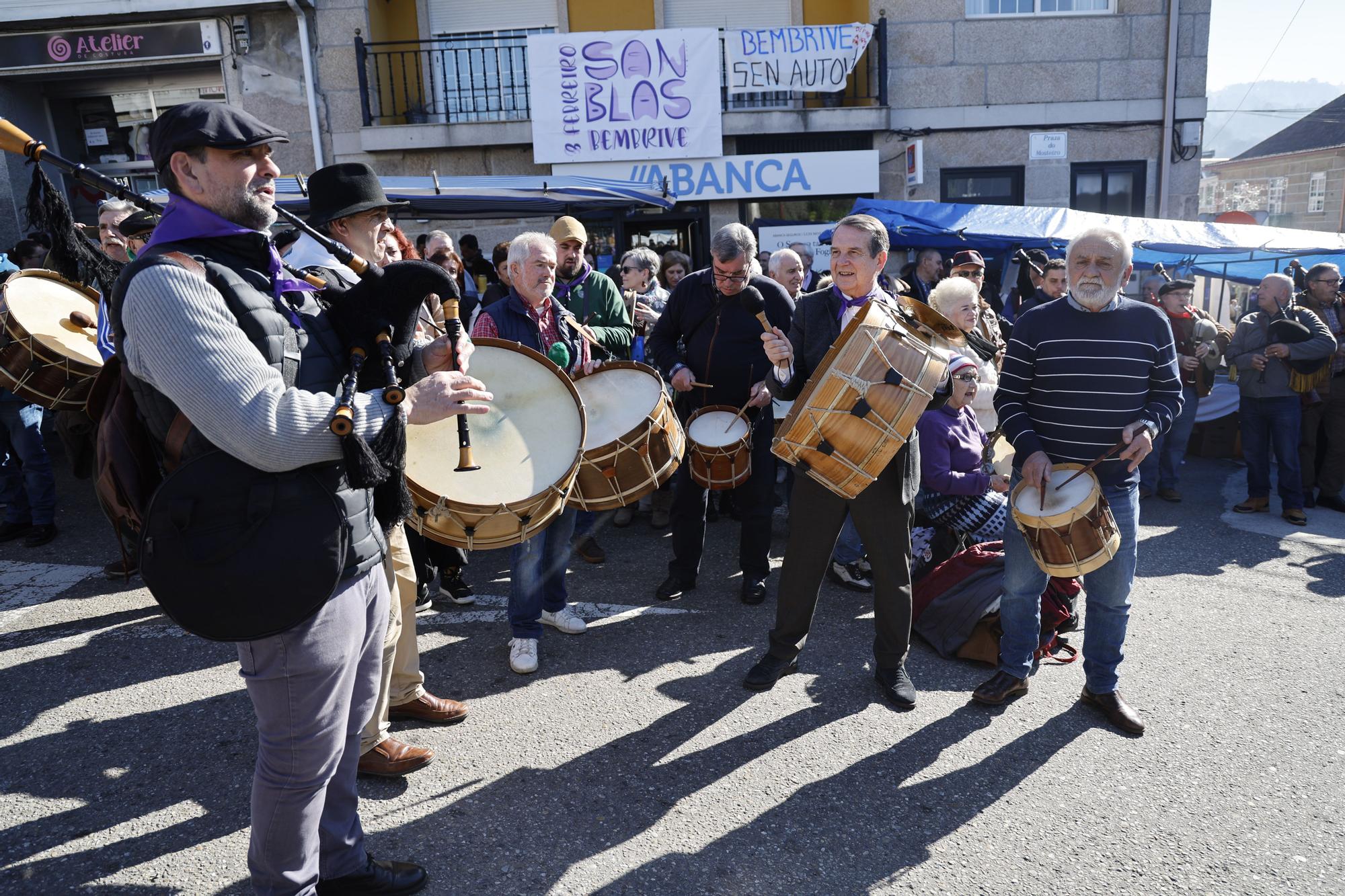 Gaitas, furanchos y furor religioso: San Blas triunfa en Bembrive