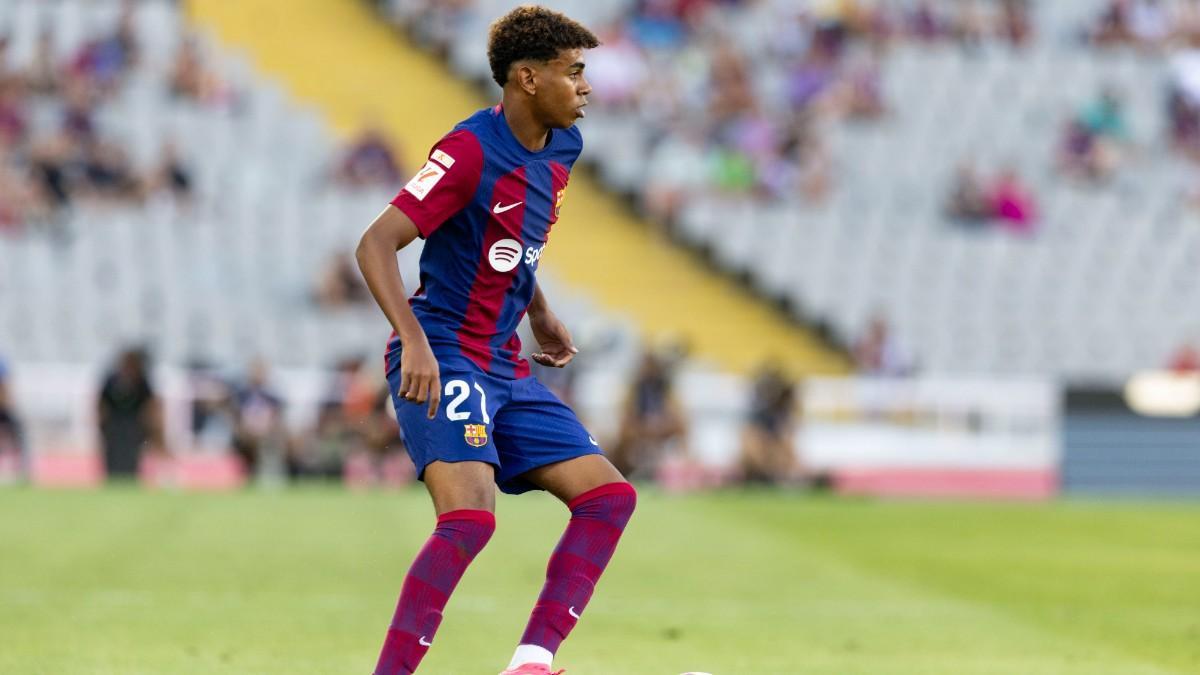 Lamine Yamal, durante el duelo contra el Cádiz