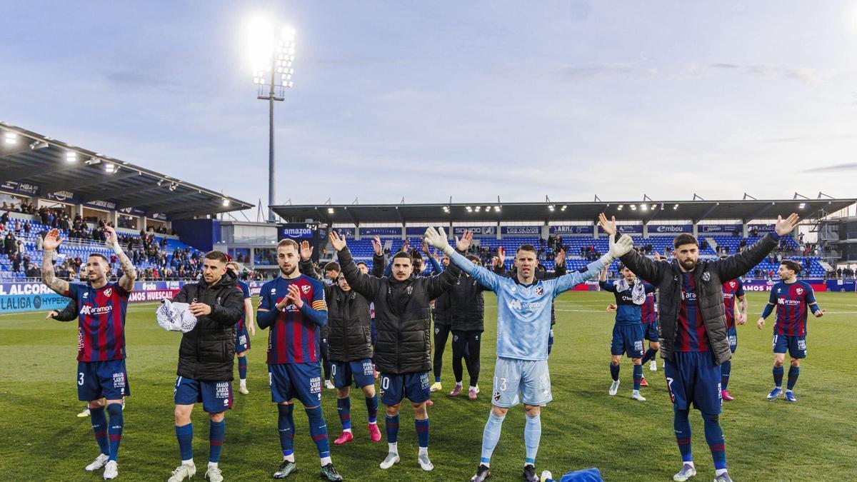 El Huesca sigue sumando y hace de El Alcoraz un fortín (2-0)