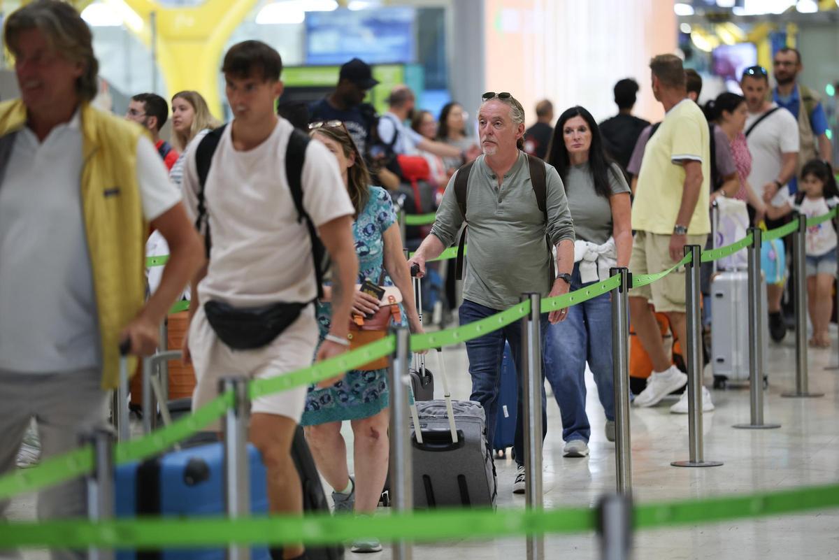 Els aeroports espanyols marquen un nou rècord amb 67 milions de passatgers internacionals fins al juliol