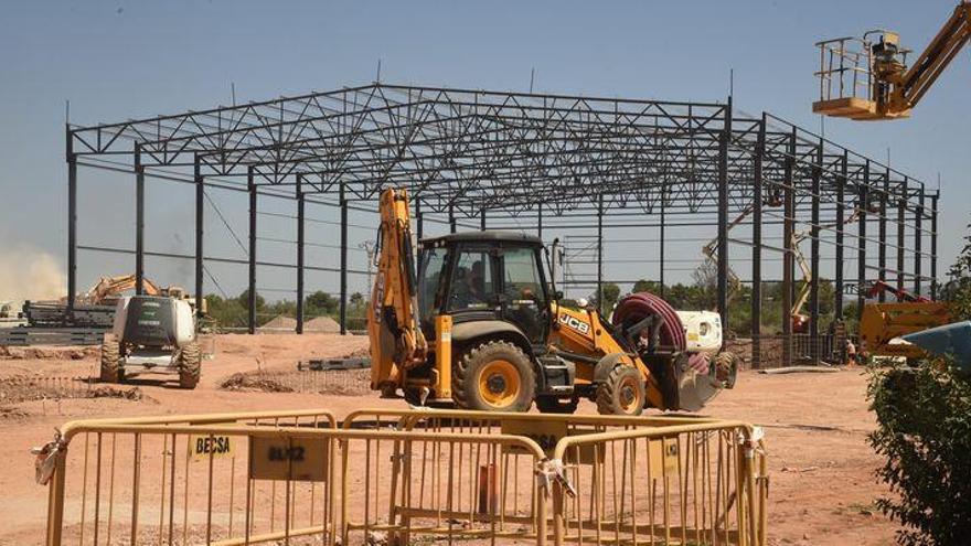 Las grúas vuelven a los polígonos de 
Castellón con más naves industriales