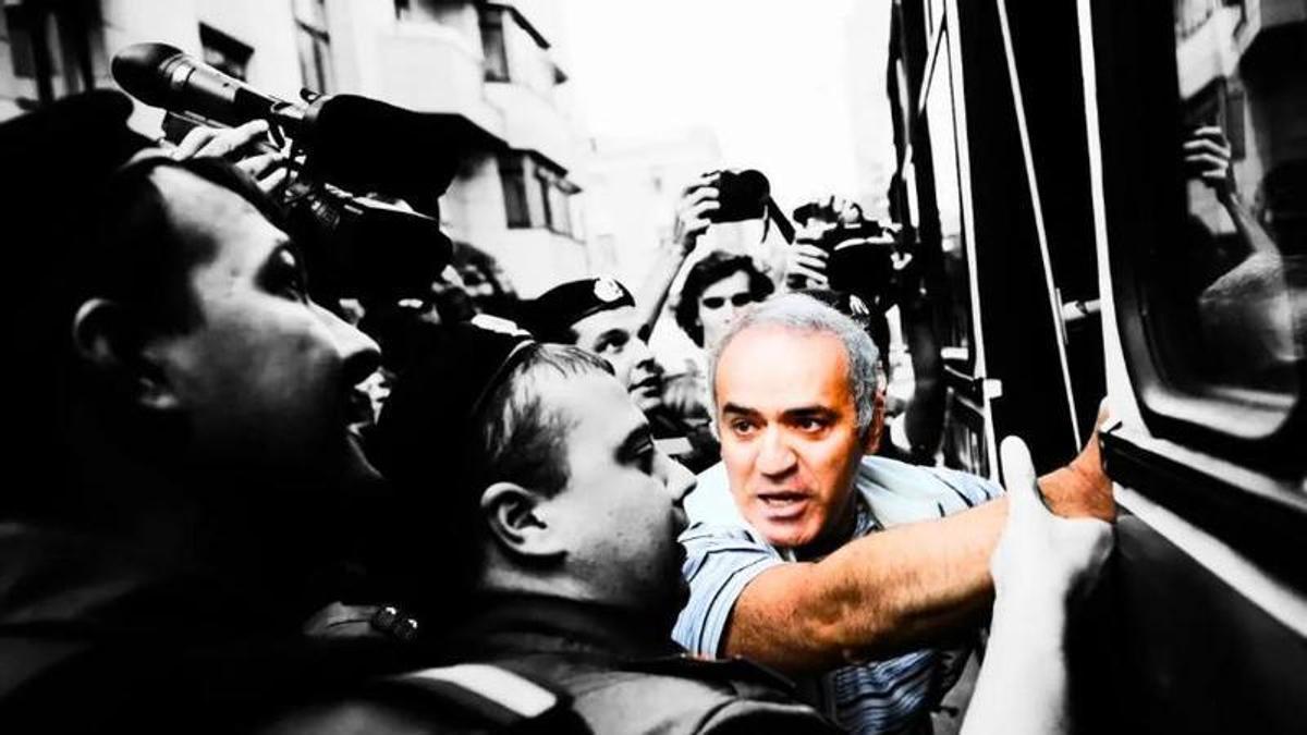 Así planeaban asesinar los Servicios de Inteligencia rusos a Kasparov: 1.000 dólares por "informar" y 40.000 por "eliminar" a la víctima