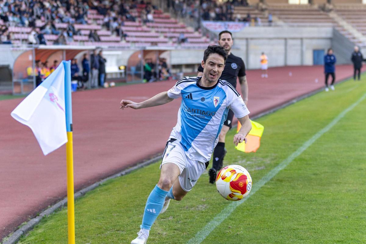 El Compostela cede un empate ante el Racing Villalbés en San Lázaro