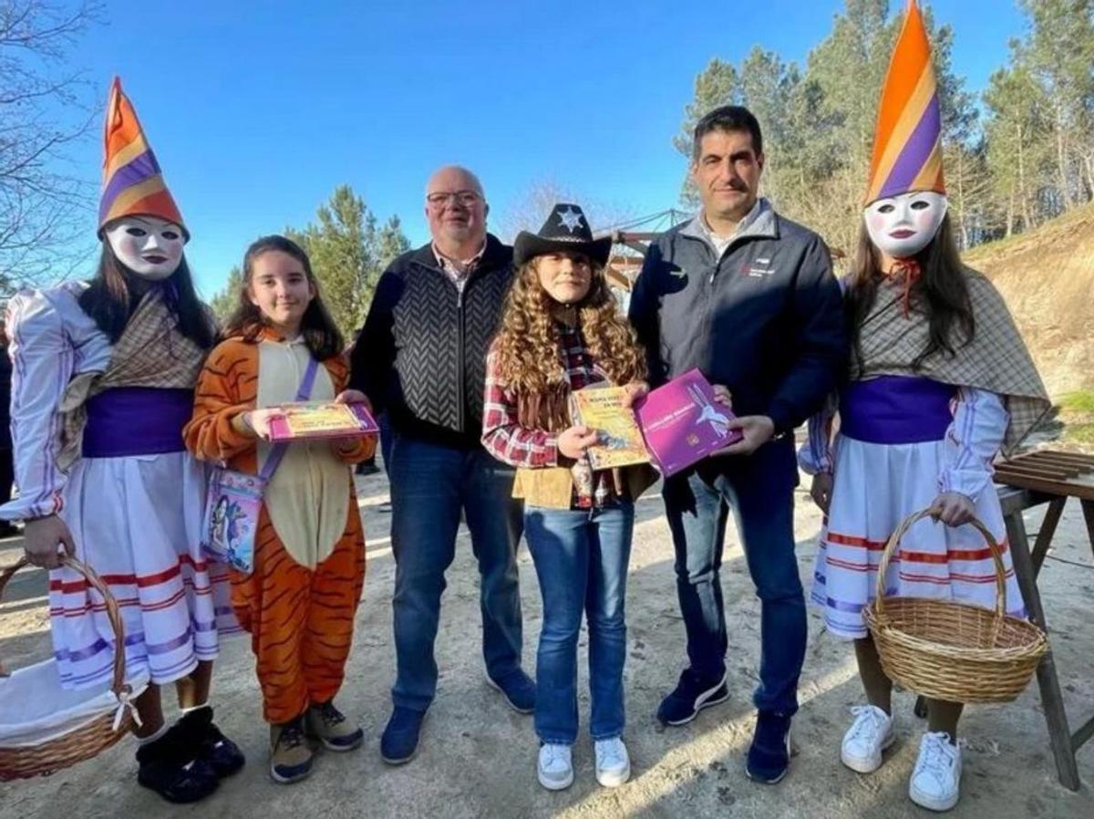 Los felos salieron ayer por las parroquias de Maceda. |   // CEDIDA