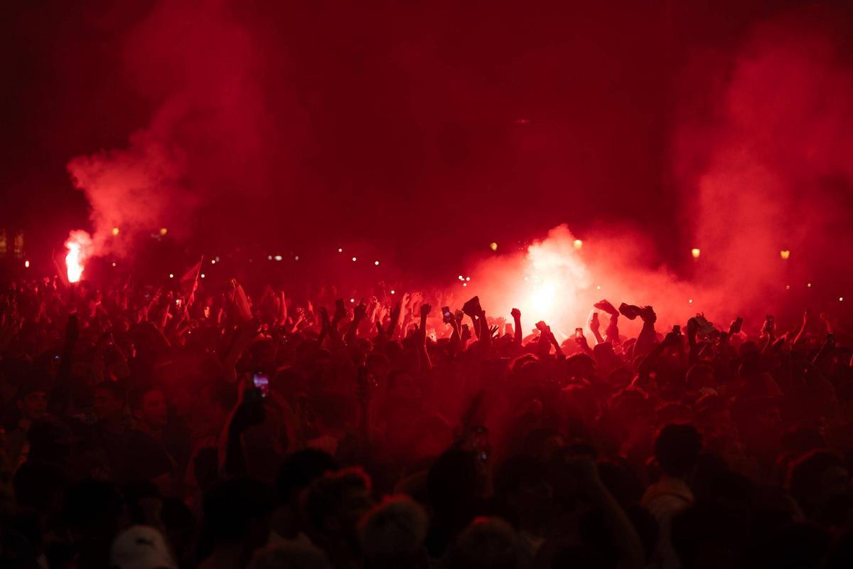 Extasis en plaza Catalunya de Barcelona por el triunfo de la selección española en la Eurocopa