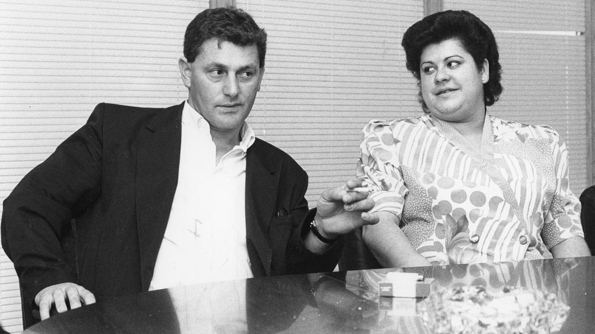 Manuel Montes, agraciado con 1.200 millones de pesetas de la Primitiva, y su mujer Alejandrina.