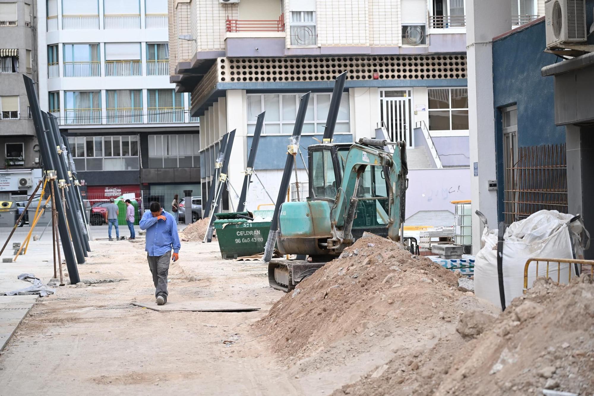 Así van las obras de la plaza de los pisos azules en Elche