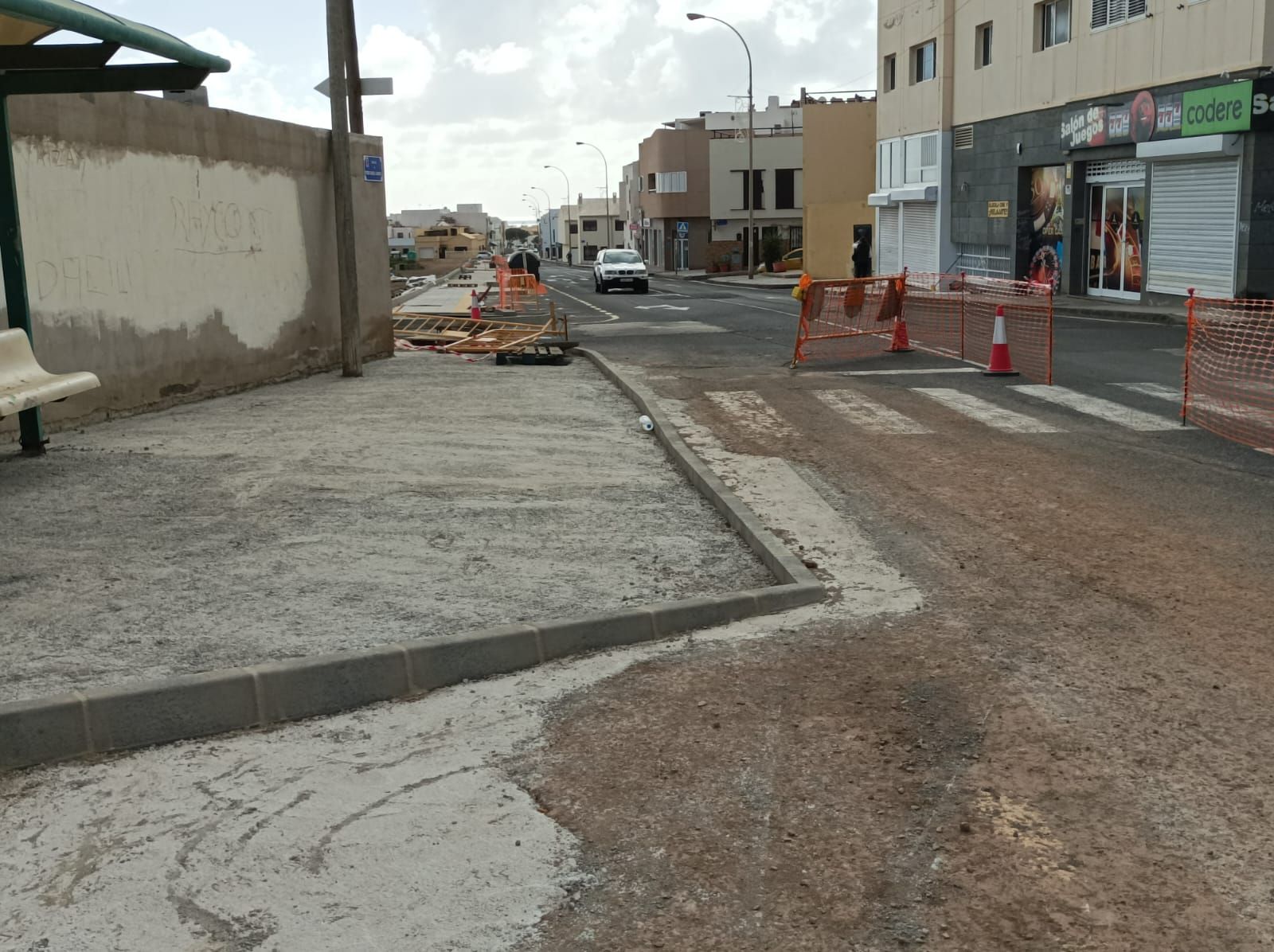 Los comerciantes de Argana Alta denuncian la eliminación de aparcamientos por las obras de la calle Tenderete