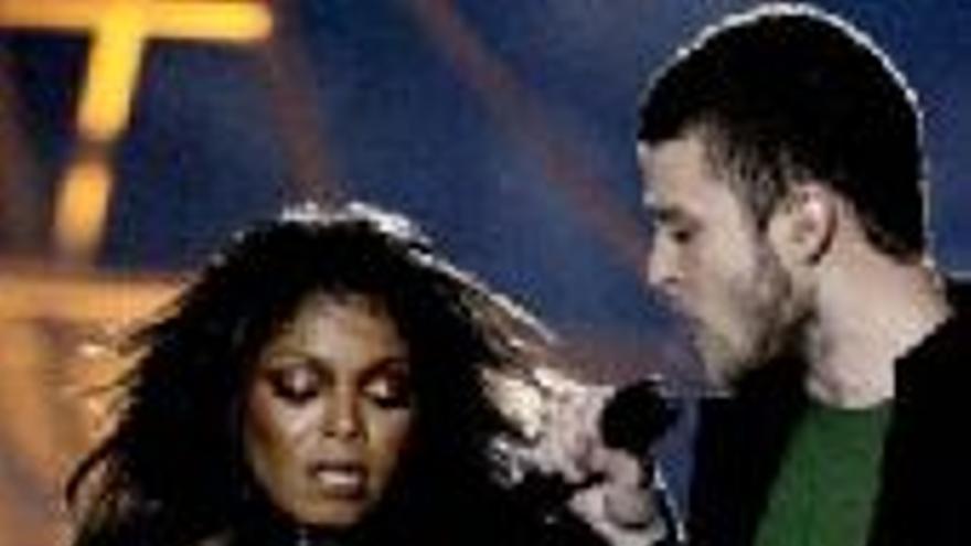 Un destape de Janet Jackson escandaliza a EEUU