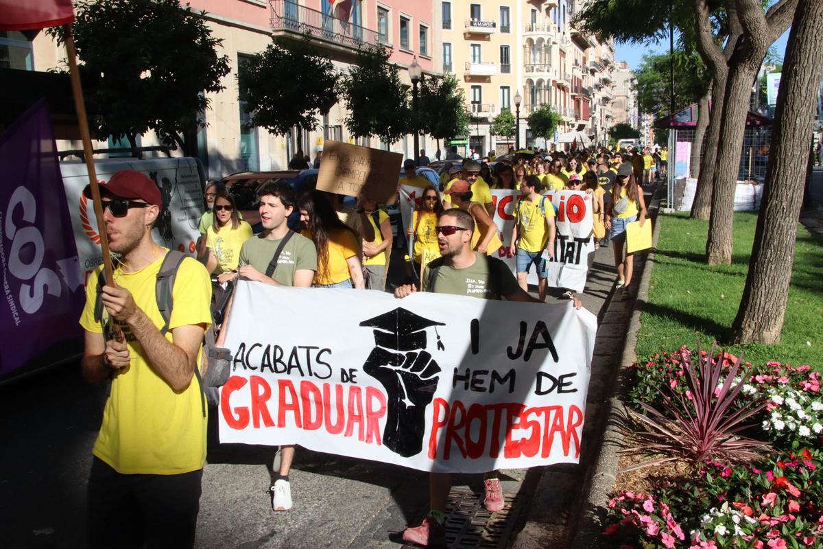 Manifestación de docentes este miércoles en la Rambla Nova de Tarragona.