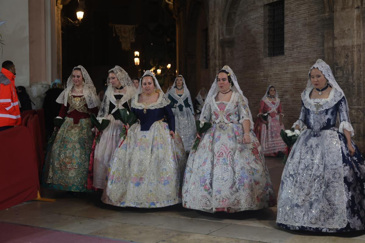 Todas las fotos de la Ofrenda del 18 de marzo por la calle de la Paz hasta las 01:30 horas