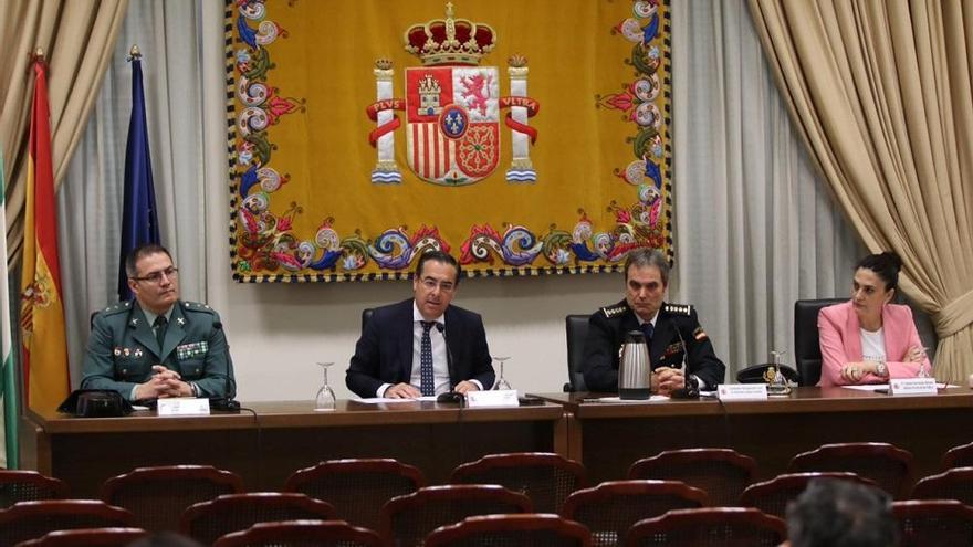 Roberto Blanes, Miguel Briones, Francisco López y Trinidad Hermández en la rueda de prensa