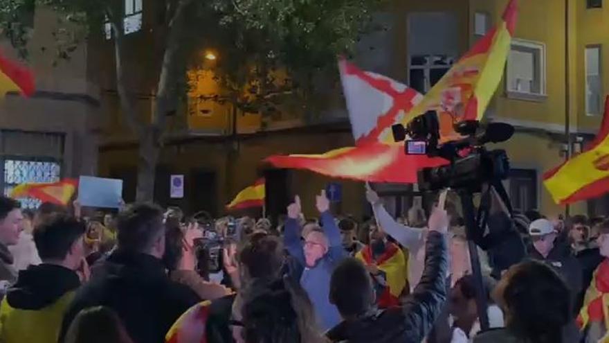 Cuarta concentración ante la sede del PSOE en Murcia en protesta por el acuerdo con Junts.