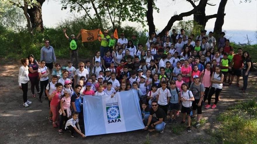 Escolares hacen la Ruta de Alcurrucén