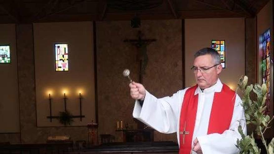 Francisco Javier Fernández, ayer, durante la bendición.