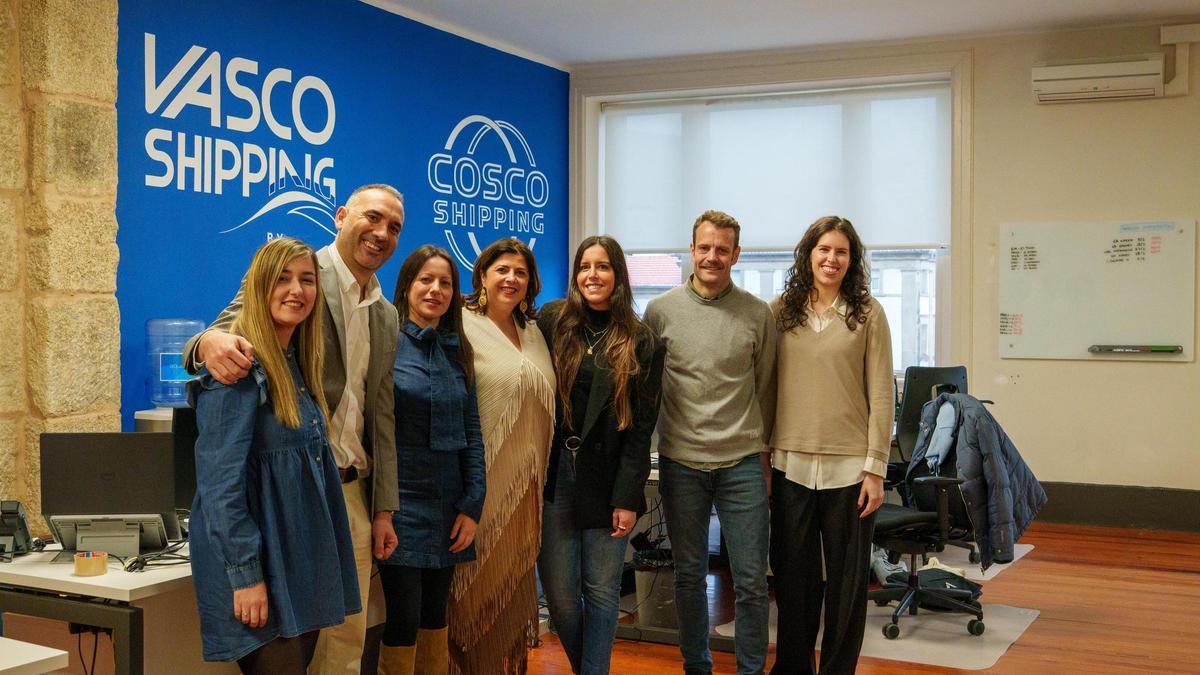 Integrantes del equipo de Vasco Shipping en Vigo.