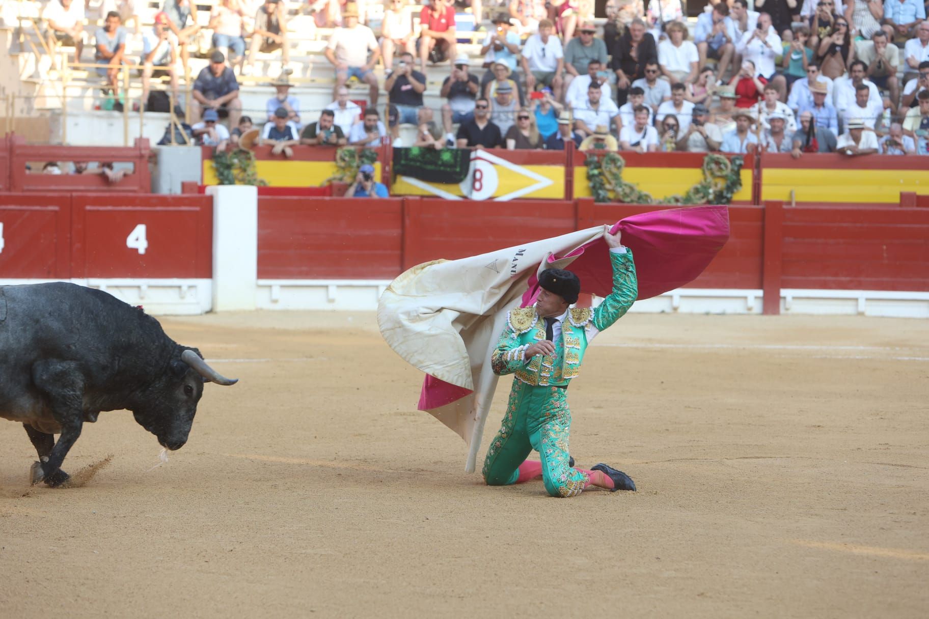 Así ha sido la tarde de Toros de Victorino Martín para Manuel Escribano, en solitario, en Alicante