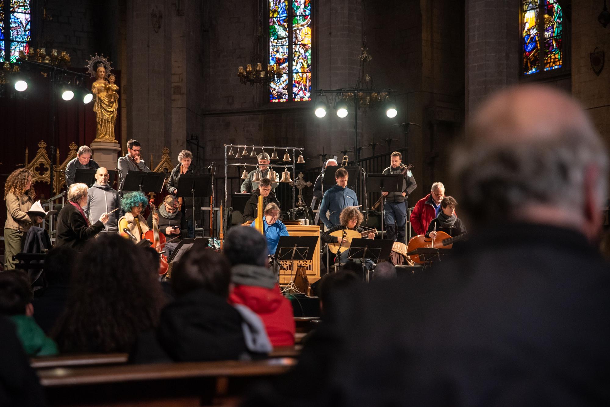 L'assaig previ al concert de Savall a la Seu de Manresa, en fotos