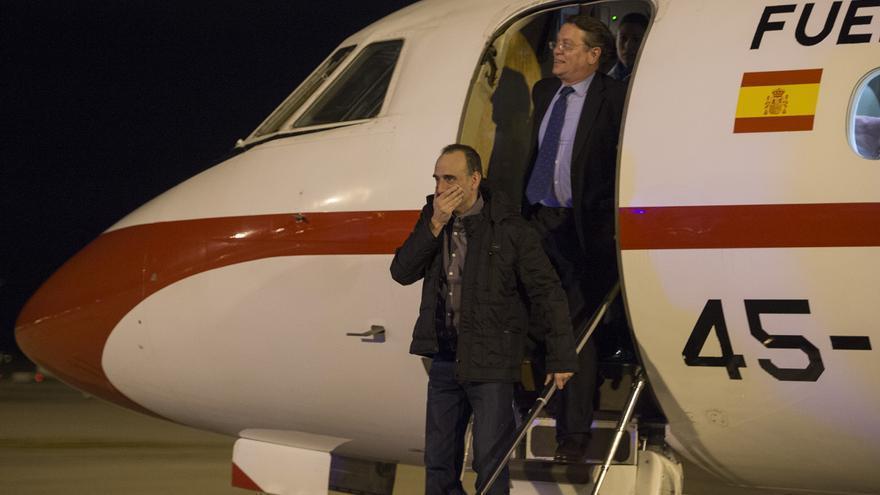 El reportero, a su llegada al aeropuerto de El Prat, tras ser liberado, en 2014.