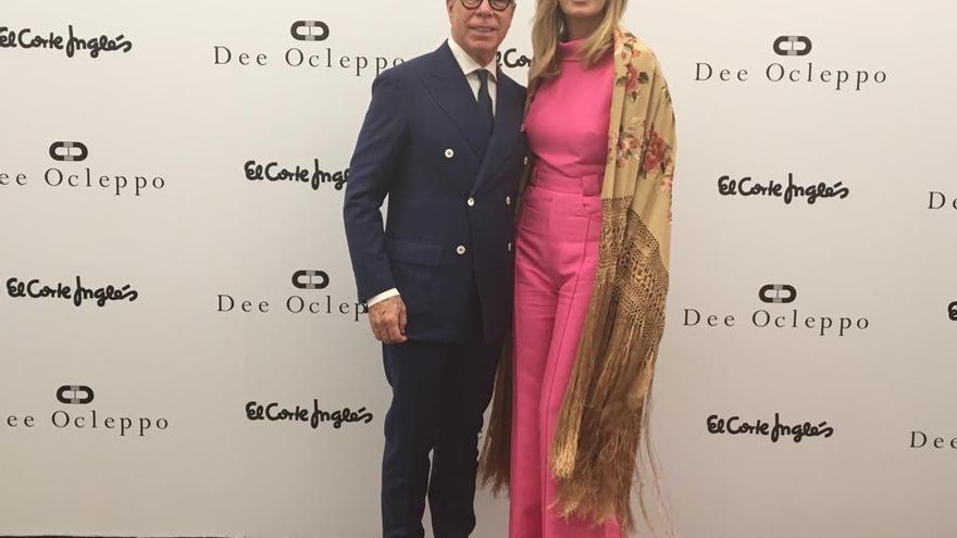 Tommy Hilfiger y Dee Ocleppo, ayer, en El Corte Inglés de Puerto Banús.