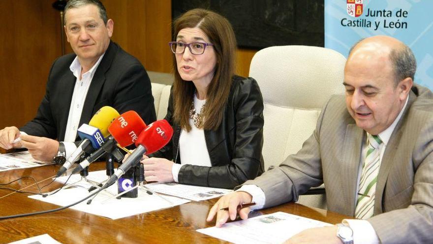 Por la izquierda Faúndez, Alonso y Ferrero presentan las jornadas