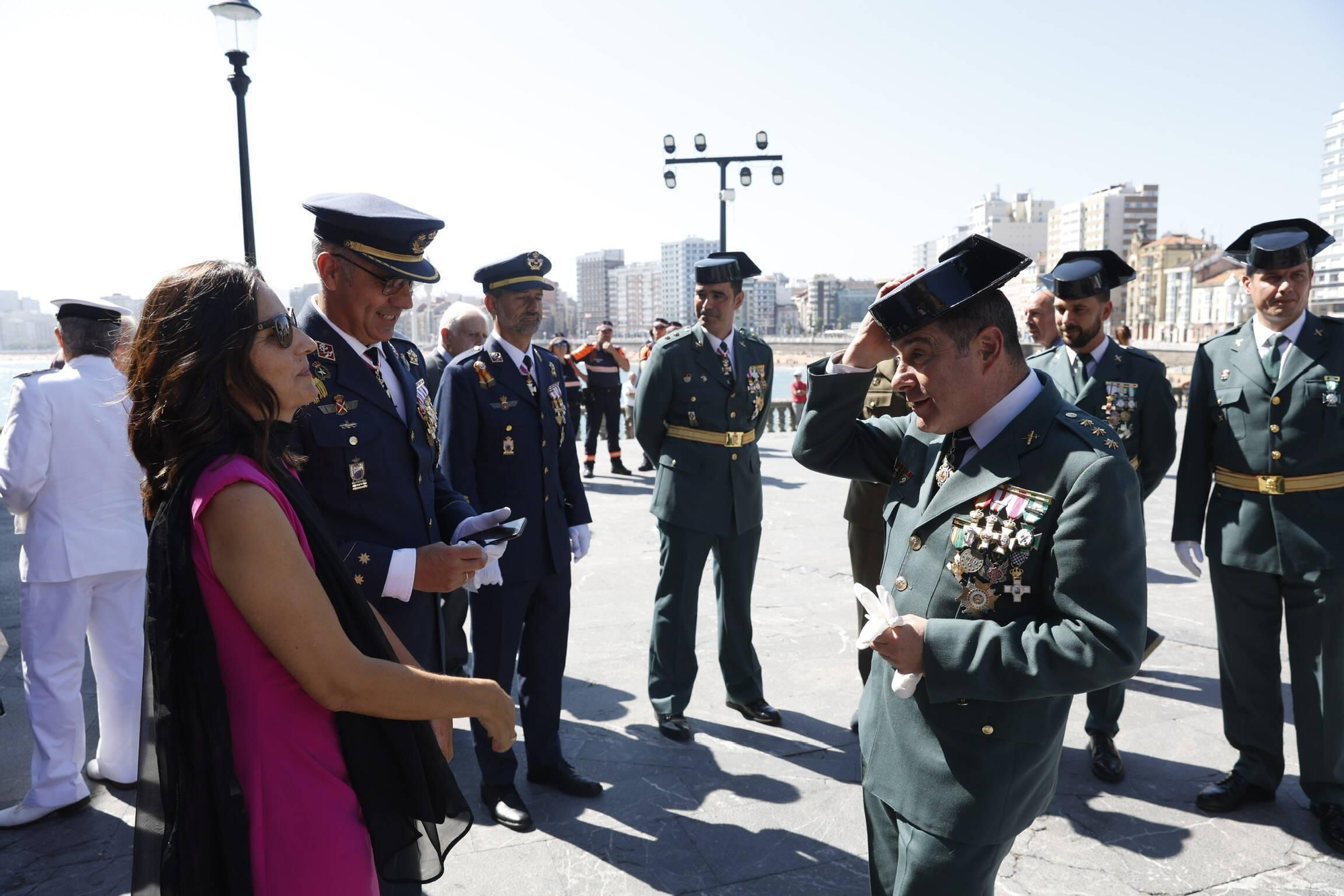 La misa con la Armada y la ofrenda floral del Carmen en Gijón, en imágenes