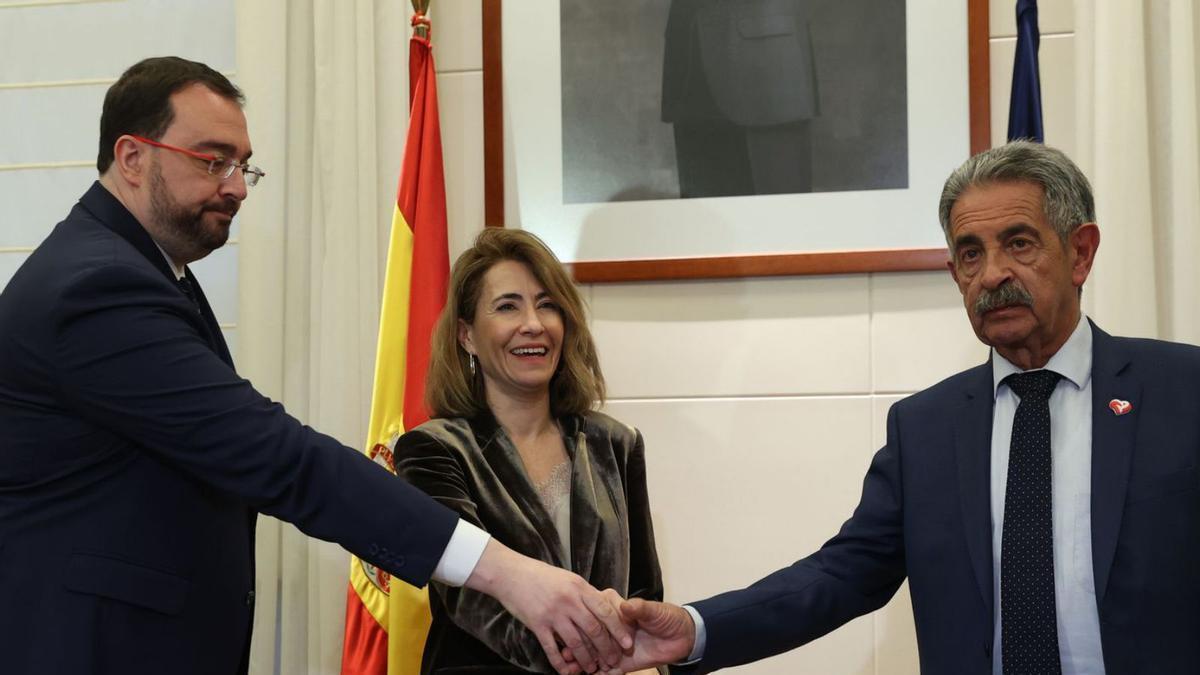 Adrián Barbón, Raquel Sánchez y Miguel Ángel Revilla en Madrid, tras la firma de los acuerdos de la Castellana