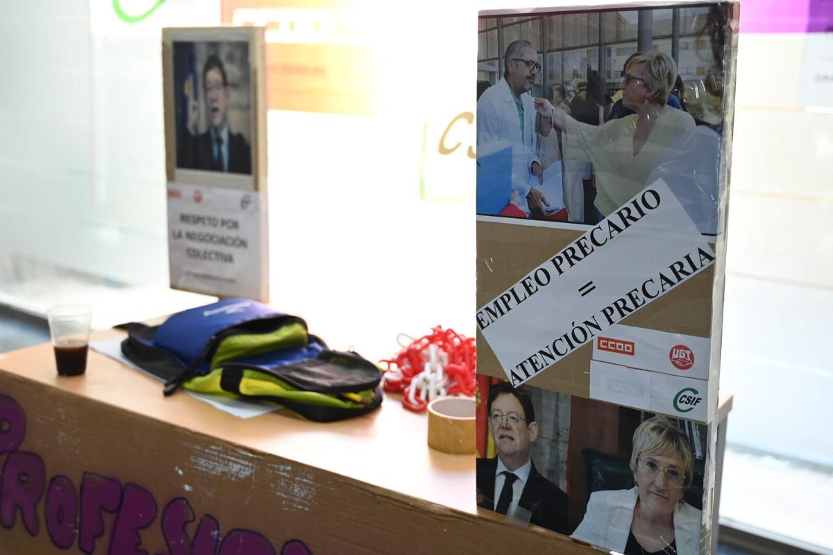 Encierro de los sindicatos en el Hospital Provincial de Castelló.