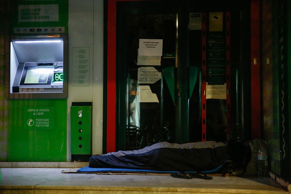 Unas 40 personas duermen en la calle a diario pese al plan Ola de Frío