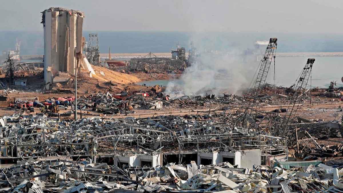 Al menos 100 muertos y 4.000 heridos en la explosión del puerto de Beirut
