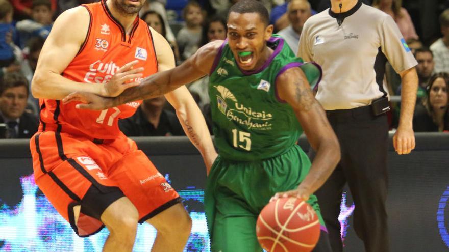 El Unicaja tira el liderato de la Eurocup en un lamentable segundo tiempo