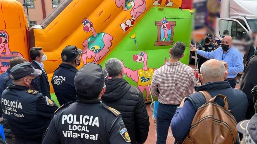 Vila-real forma a policías para evitar accidentes con castillos hinchables