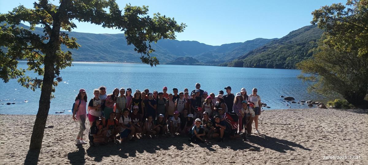 Alumnos del CEAM Villardeciervos en el Lago de Sanabria.