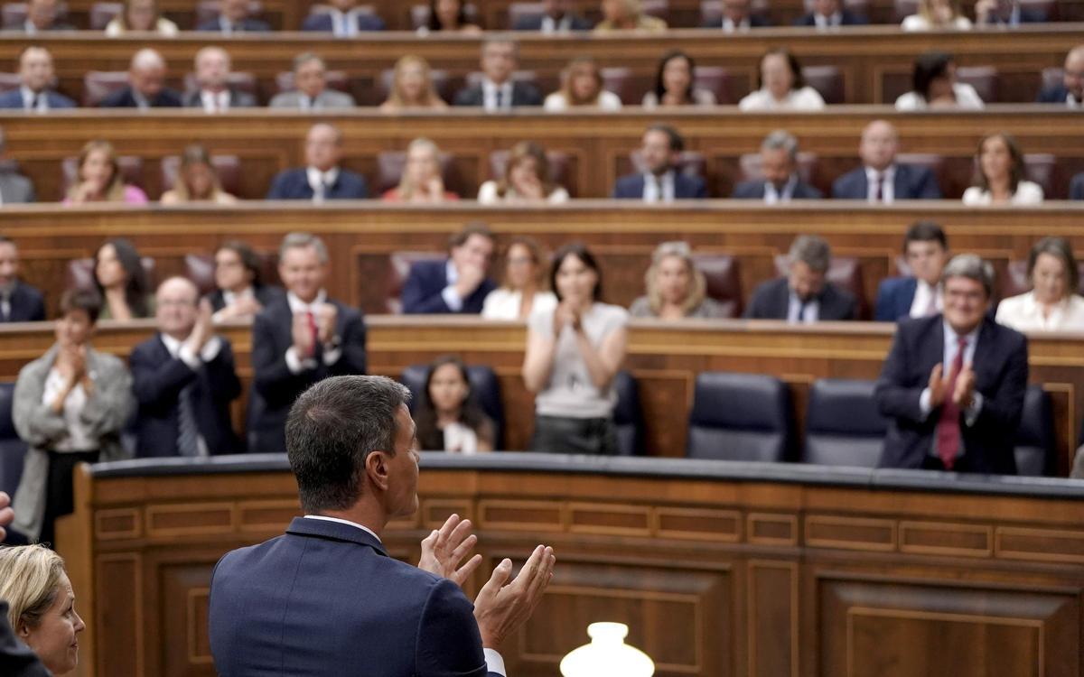 Carta de un lector: "La izquierda actual quiere volver a las dos Españas" Carta de un lector: "La izquierda actual quiere volver a las dos Españas"