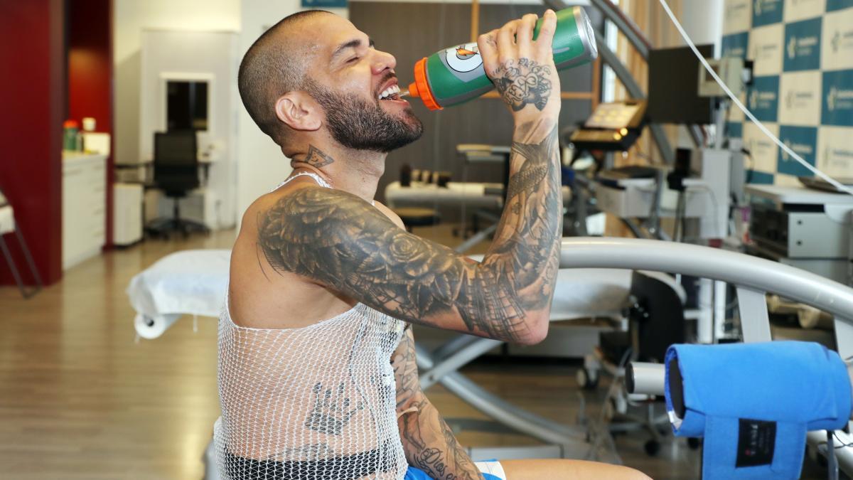 ¡Como una moto! Así ha sido el primer entrenamiento de Dani Alves tras su regreso