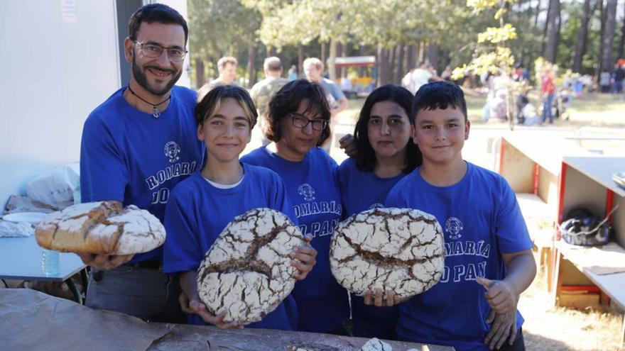 Los asistentes a la Romería de Cabral degustarán 1.500 kilos de pan de millo