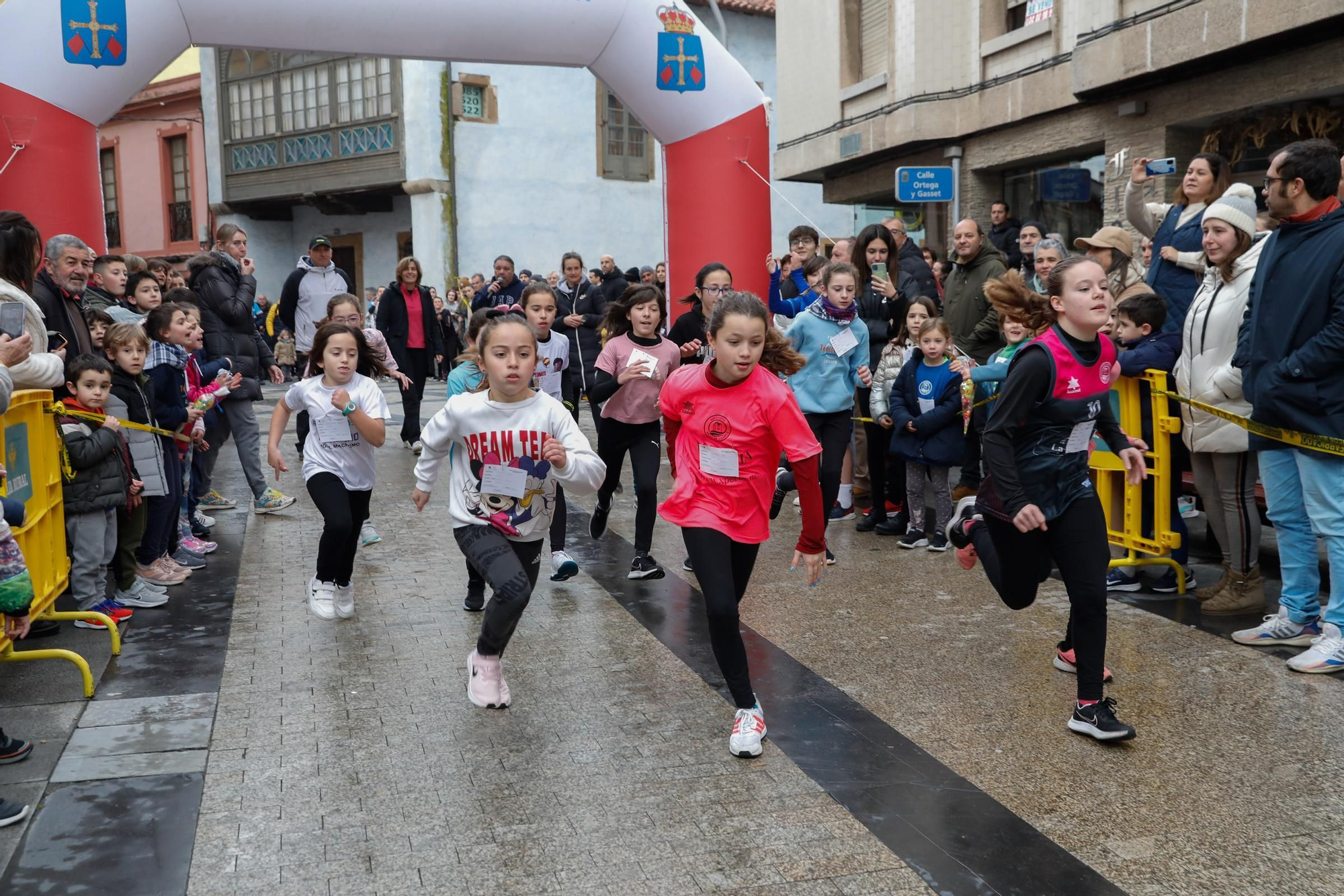 La 41ª edición del cross escolar, primera diversión de las Fiestas del Cristo del Socorro de Luanco