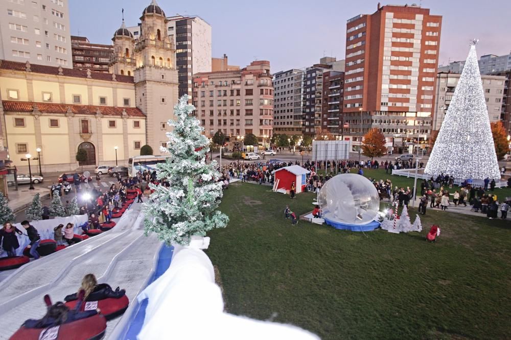 Pista de hielo y tobogán en el Solarón, Gijón