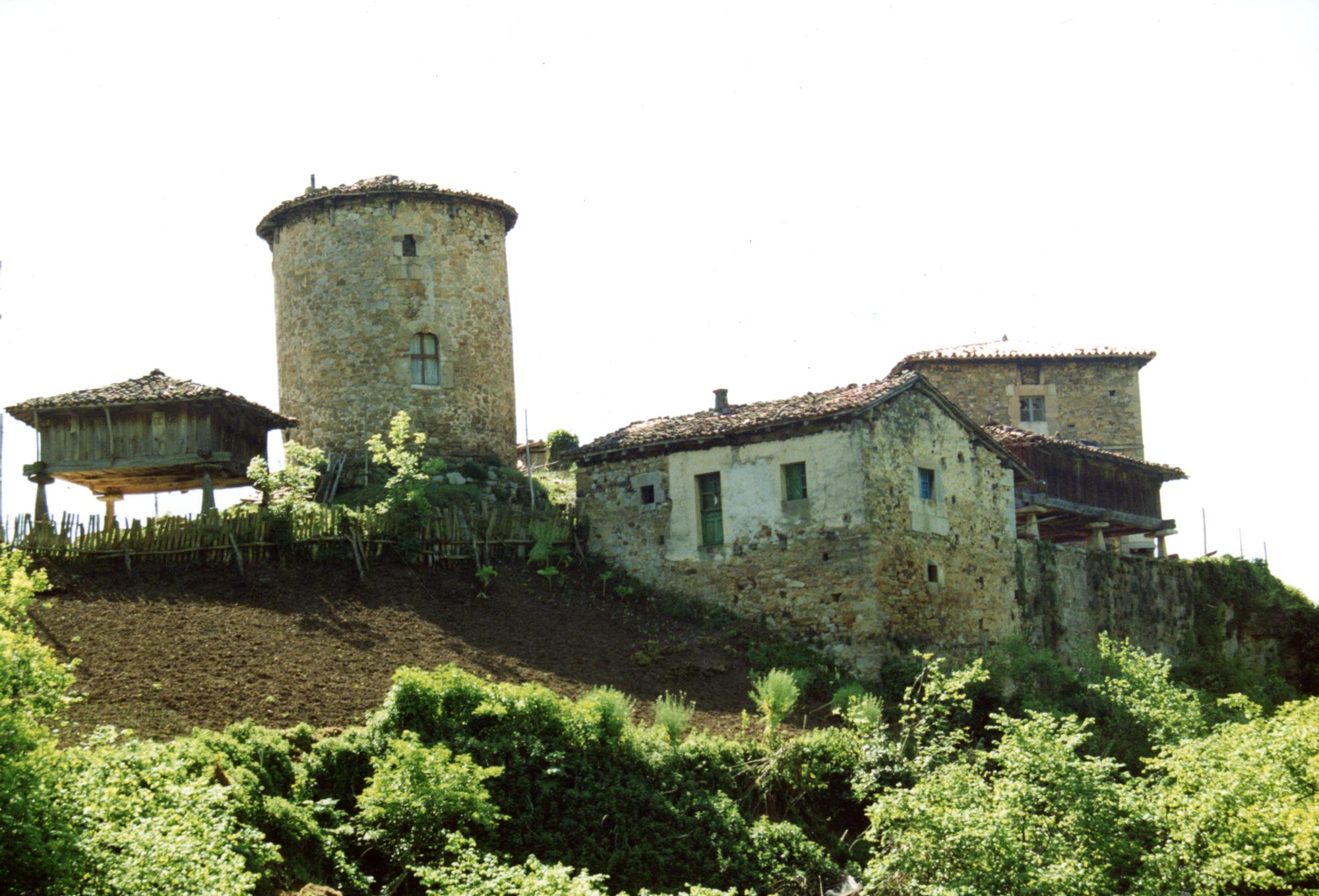 Nueva donación fotográfica al Muséu del Pueblu d'Asturies