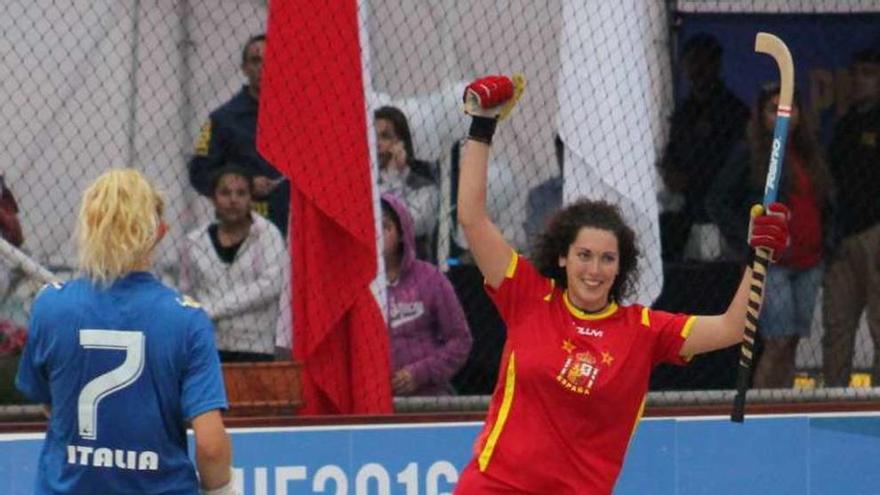 Anna Casarramona celebra su gol ante Italia.
