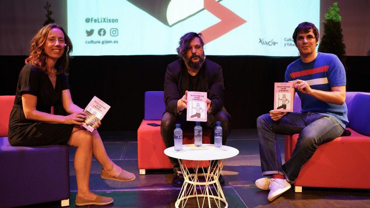 Laura Viñuela, Jorge Alonso y Alejandro Alvargonzalez, ayer, en el Antiguo Instituto. | Irene Sirgo