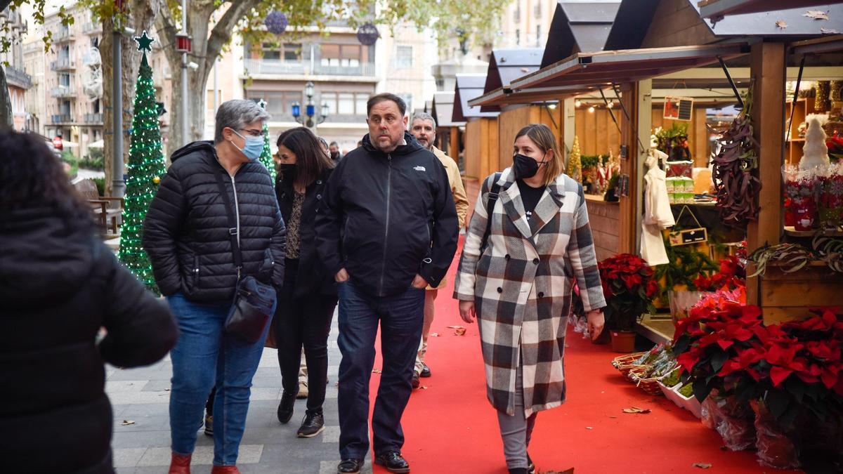 Junqueras visita Figueres per parlar amb botiguers i comerciants