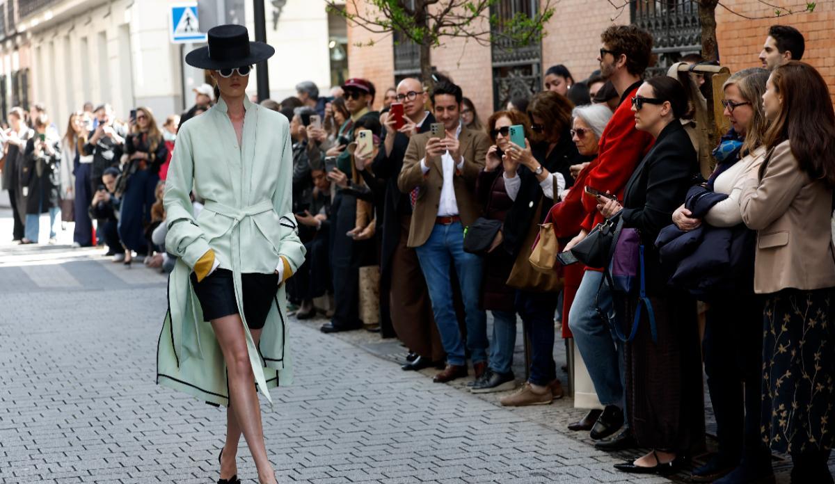 Vista del performance de la firma Oteyza este viernes, en el marco de la semana de la Moda de Madrid.