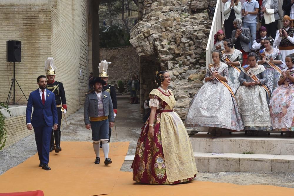 Exaltación de las Falleras Mayores de El Camp de Morvedre Sandra y Aitana.