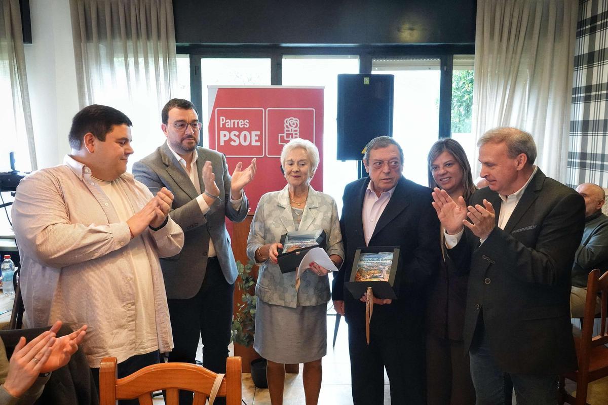Por la izquierda, Víctor Rodríguez, Adrián Barbón, Marina Vázquez, Víctor Caldevilla, Gimena Llamedo y Emilio García, este sábado.