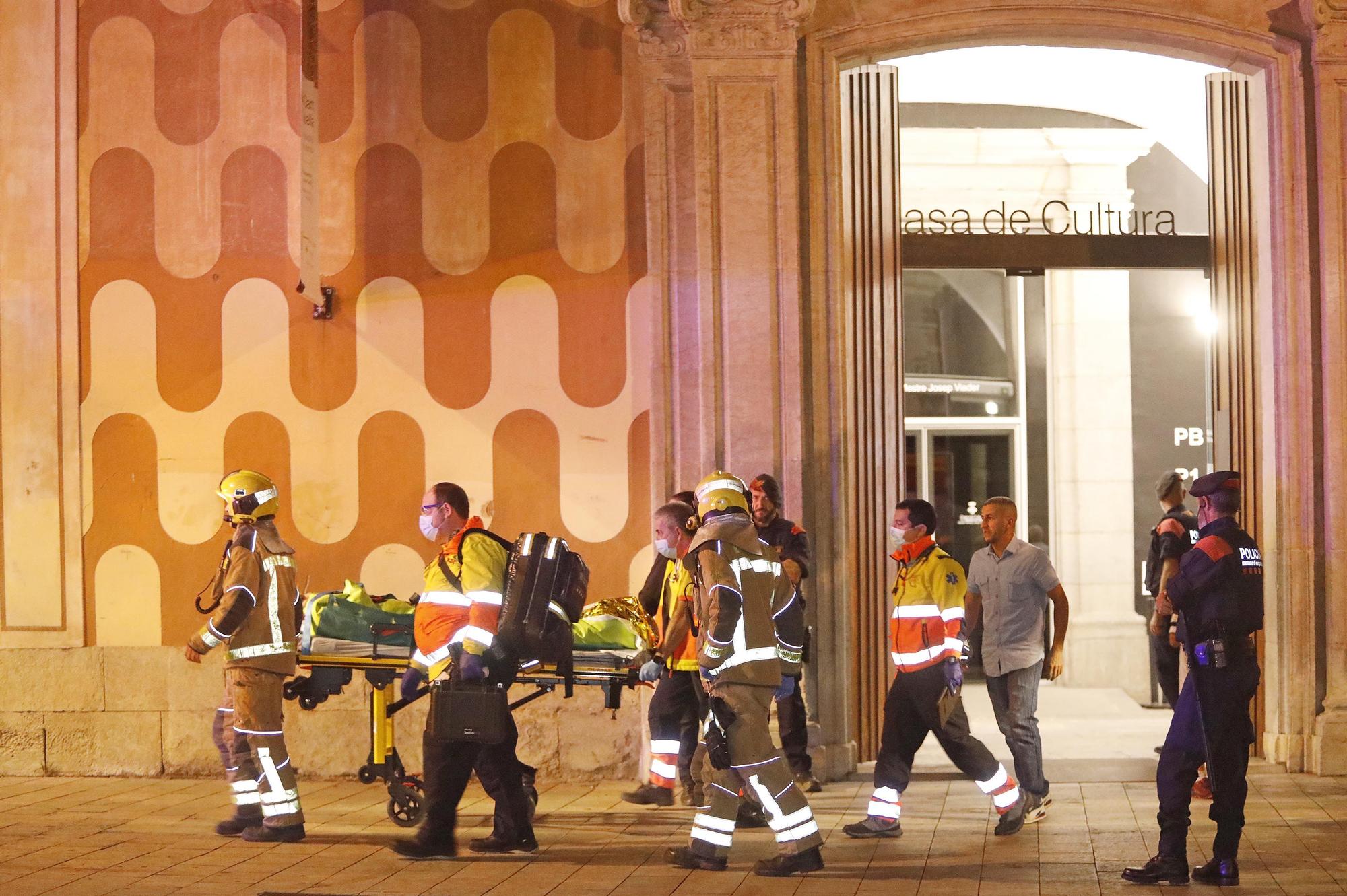 Un ferit greu, adult, i set de lleus, dos adults i cinc infants, en una explosió a la Casa de Cultura