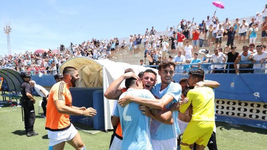 Celebración de los jugadores de la UD Ibiza