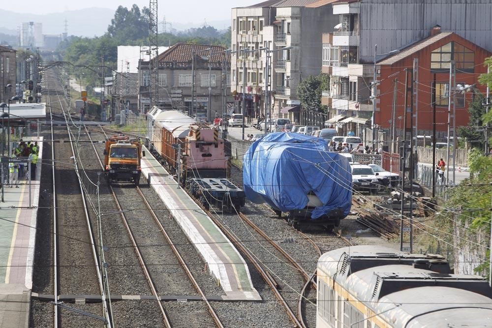 Accidente de tren en O Porriño | Retiran el primer vagón de la vía