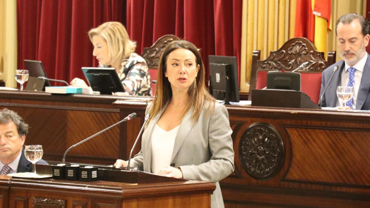 La consellera Marta Vidal en el Parlament